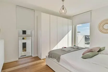 Huswell - New Apartment Near The Beach With Stunning Seaview Oostende België